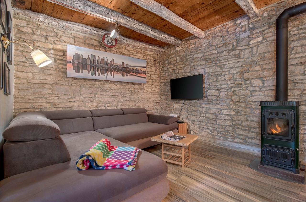 Rustic Istrian House Varesco Βίλα Krnica Εξωτερικό φωτογραφία